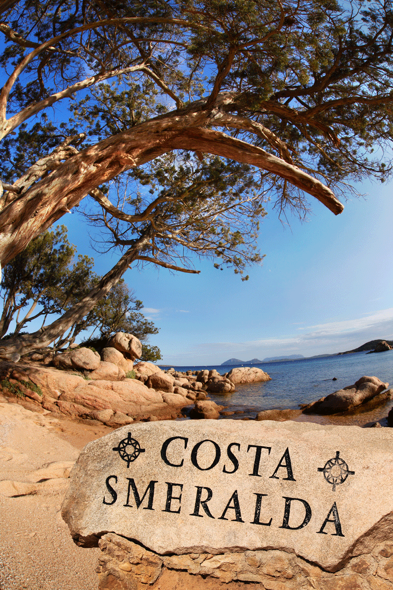 Costa Smeralda beach boat rental